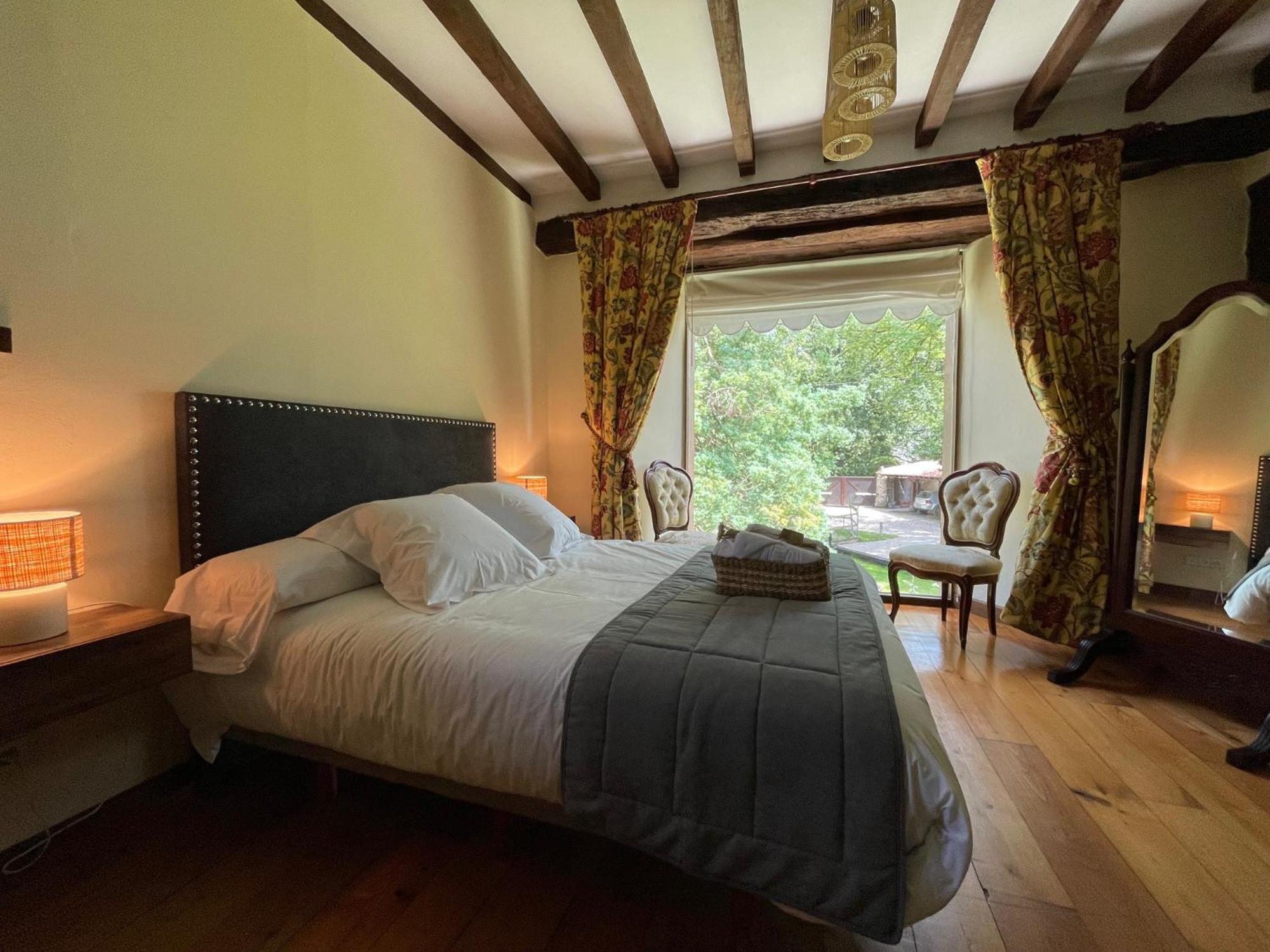 לינה וארוחת בוקר Esles Casa Cordoba מראה חיצוני תמונה