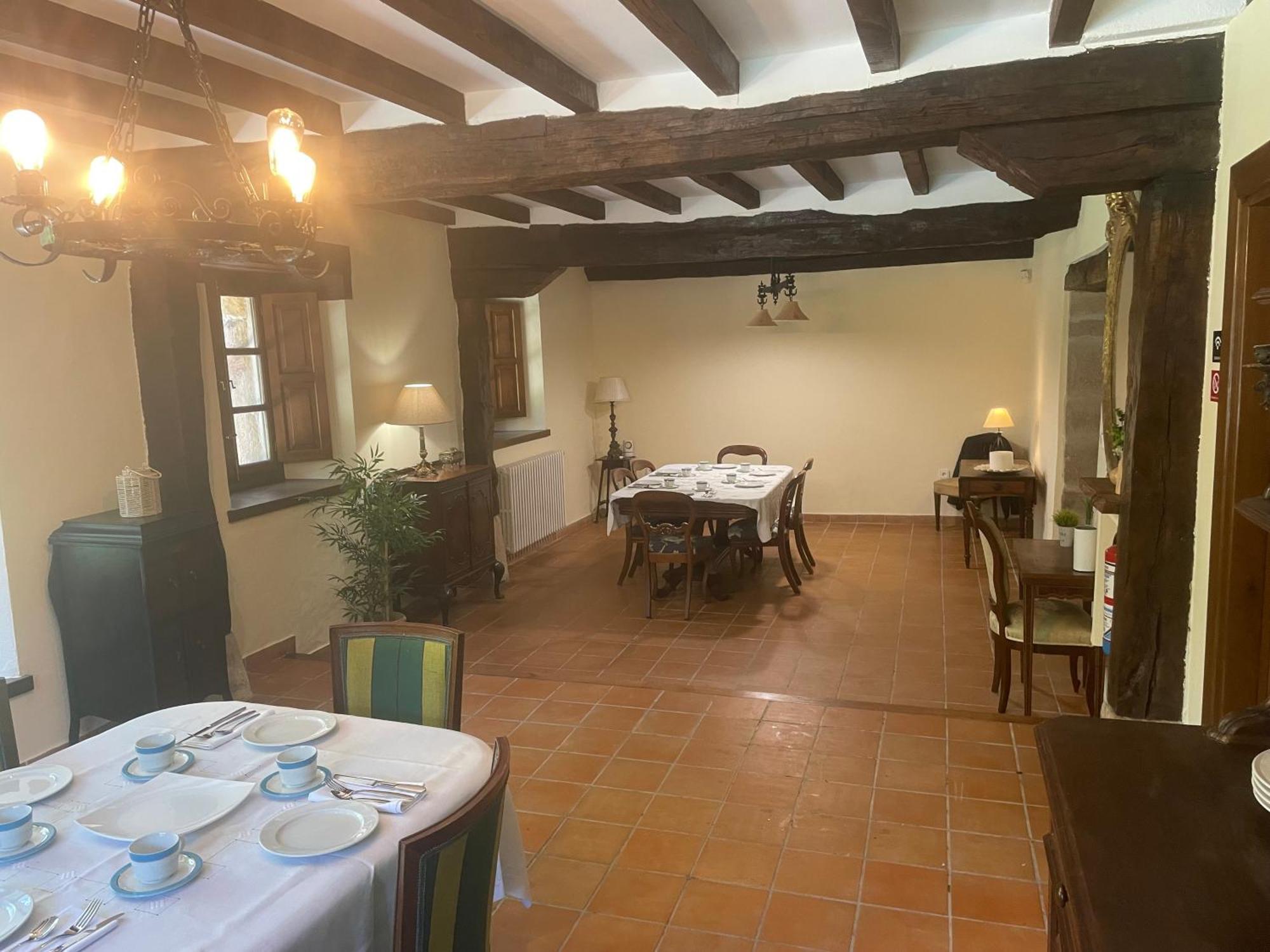 לינה וארוחת בוקר Esles Casa Cordoba מראה חיצוני תמונה